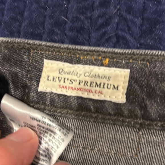 Levi’s 501 cropped Jean - Picture 2 of 5